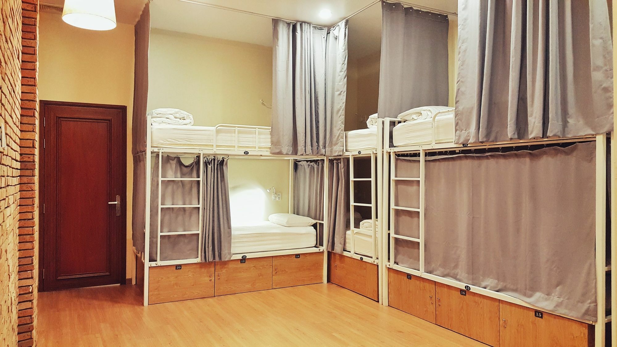 Vy Da Backpackers Hostel Bandar Ho Chi Minh Luaran gambar